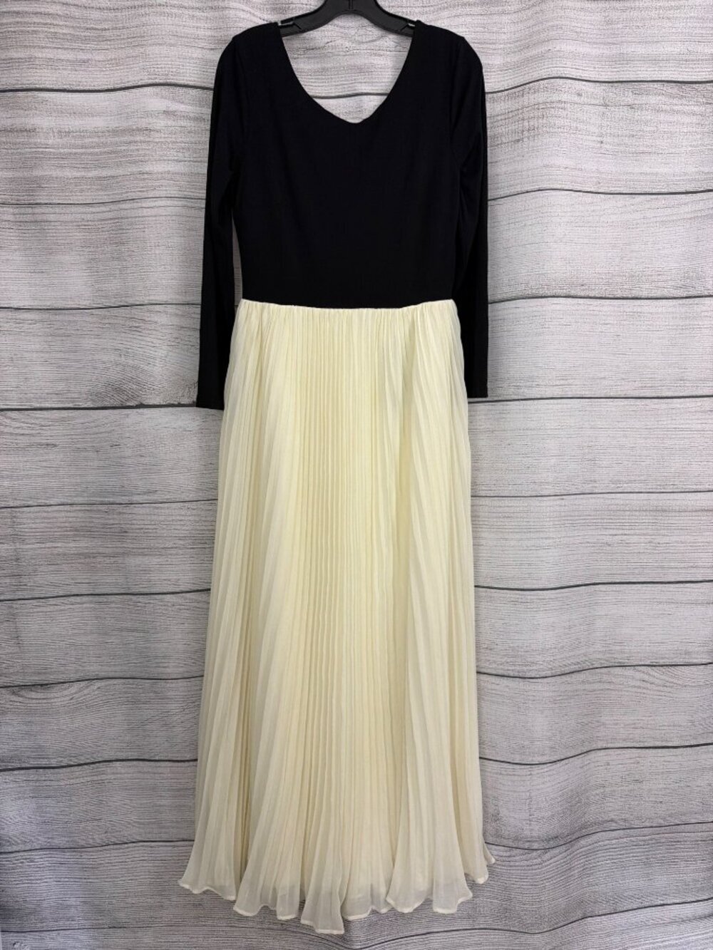 NWT KNT By Kova & T Black & Cream Long Sleeve Maxi Dress With Pleated Skirt L